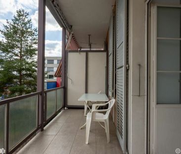 Helle 3.5-Zimmer-Wohnung mit hohen Räumen und gedecktem Balkon - Photo 6
