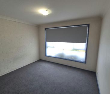 NEAT, TIDY & READY TO GO! - Photo 5