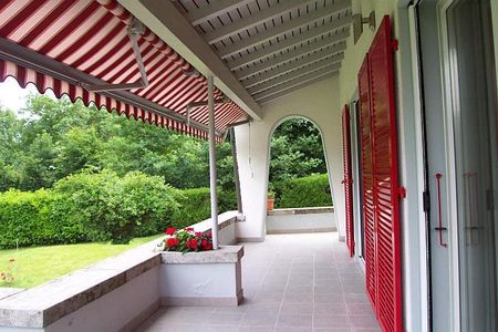Maison à louer, Chemin Edouard-Sarasin, à Le Grand-Saconnex, Suisse - Photo 2