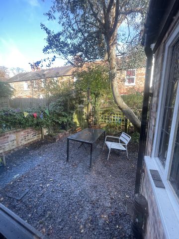 3 Bed Terraced House, Whalley Avenue, M16 - Photo 2