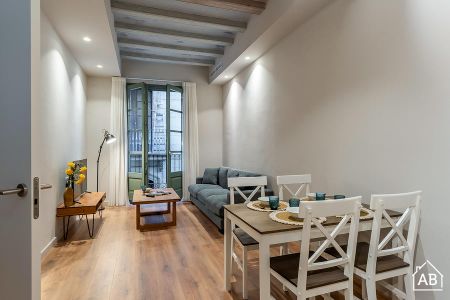 Stylish 1-Bedroom Apartment with Private Balcony - Photo 4