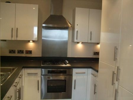 2 bedroom apartment to rent - Photo 5