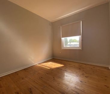 Neat & Comfortable - Photo 2