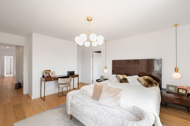 7 Bedroom House with swimming pool, Restelo, Lisboa - Photo 1