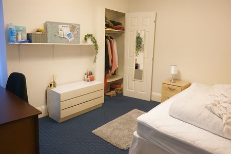 6 Bed Terraced House, Earls Road, SO14 - Photo 4