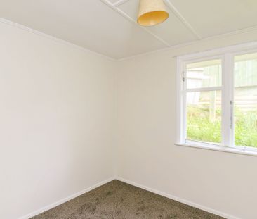 3 Bedrooms, Stokes Valley - Photo 2