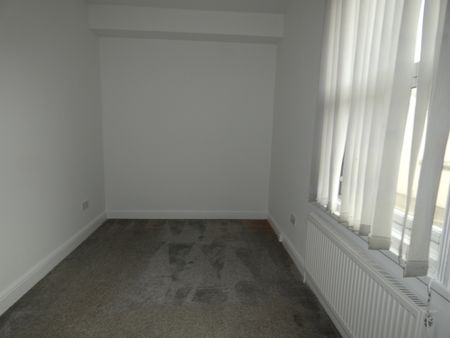 Moon Avenue - Photo 2