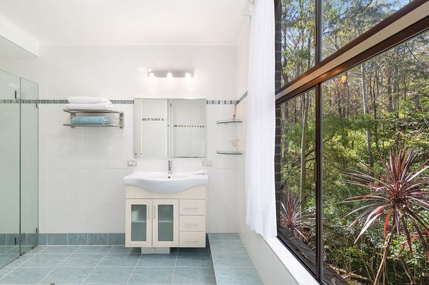 Fully furnished private garden apartment - Photo 1