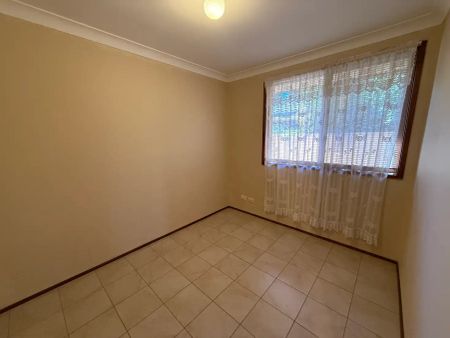 “QUIET STREET, PERFECT FOR FAMILIES” - Photo 5