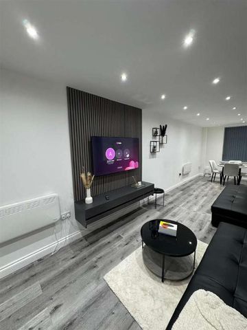 Burnage Lane, Manchester, M19 - Photo 3