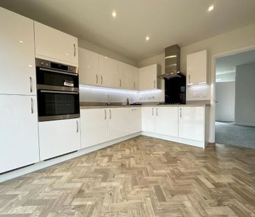 3 bedroom semi-detached house to rent - Photo 4