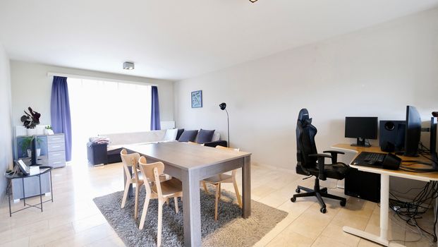 Centraal gelegen, ruim appartement - Photo 1