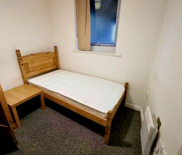 Small Room - Photo 5