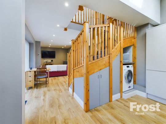 Priory Cottage, 3 Stomp Road, Bucks,SL1 - Photo 1