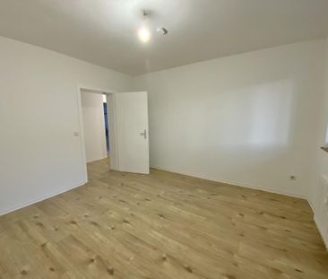 Neuer Laminatboden: Erdgeschosswohnung an der Kahlertstraße frei! - Photo 4