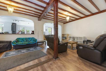 Cobham Road, Wood Green, N22 - Photo 2