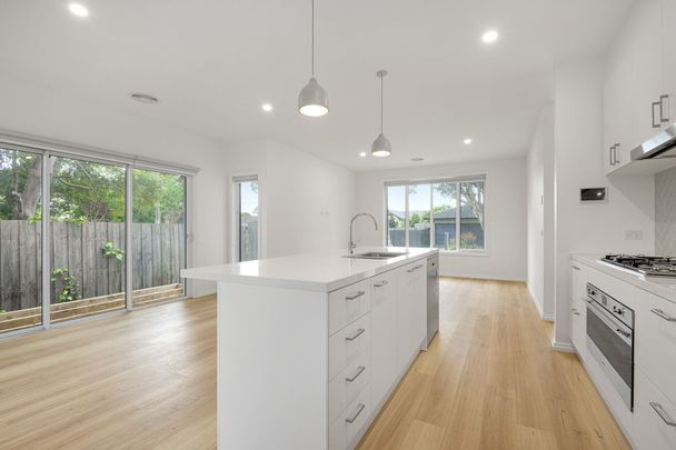 10 Logan Street Frankston VIC - Photo 1