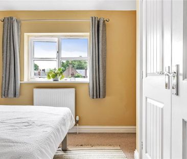 Beautifully presented three bedroom house in a quiet cul de sac. - Photo 1