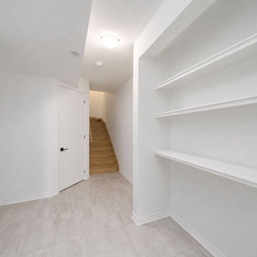 For Lease - 123 Pearen Lane, Barrie, Ontario - Photo 1