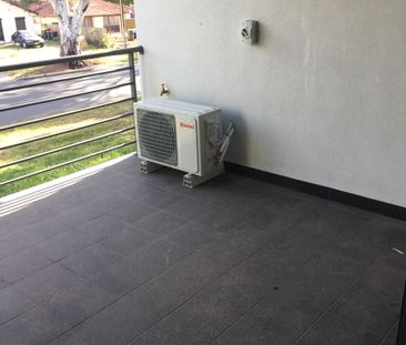 Upstairs 2 Bedroom Unit - Photo 5