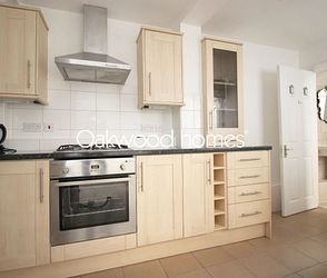 Wellington Crescent, Ramsgate, CT11 8JD, Kent - Photo 2