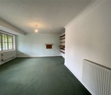 Detached 4 bedroom house in popular Dunstan Park. **AVAILABLE FOR A... - Photo 1