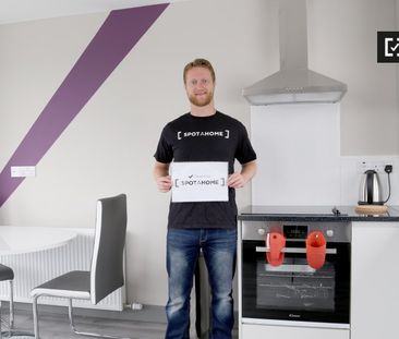 Room in 7-bedroom apartment for rent in Whitehall, Dublin. - Photo 2