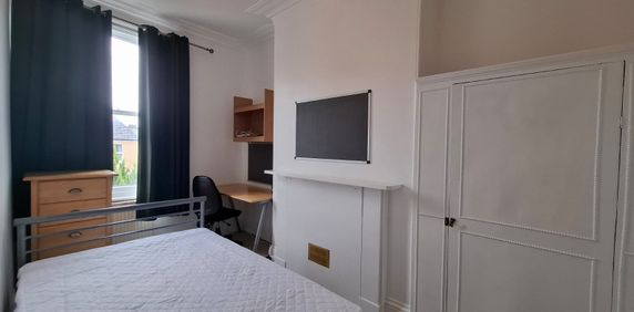 6 bedroom property to rent - Photo 2