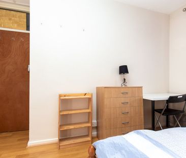 Room in a Shared Flat, Aldgate East, E1 - Photo 2