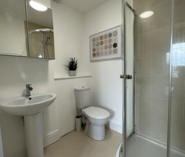 1 bedroom in a house share to rent - Photo 3