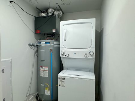 3201 Boulevard Édouard-Montpetit, #201 - Photo 3