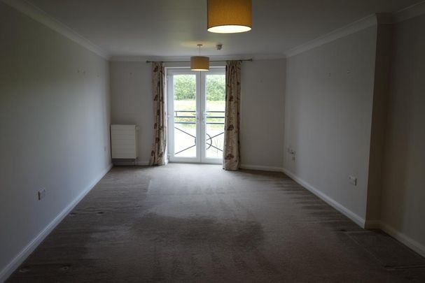 2 bedroom retirement property to rent - Photo 1