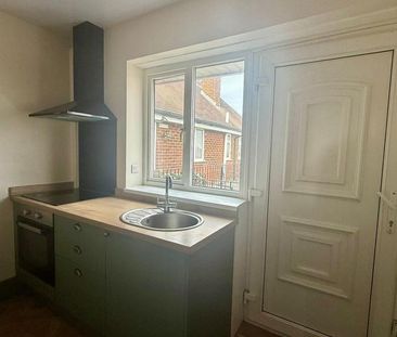 3 bedroom flat to rent - Photo 6