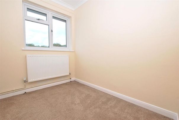 3 bedroom end of terrace house to rent - Photo 1