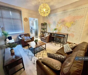 1 bedroom in a house share to rent - Photo 4