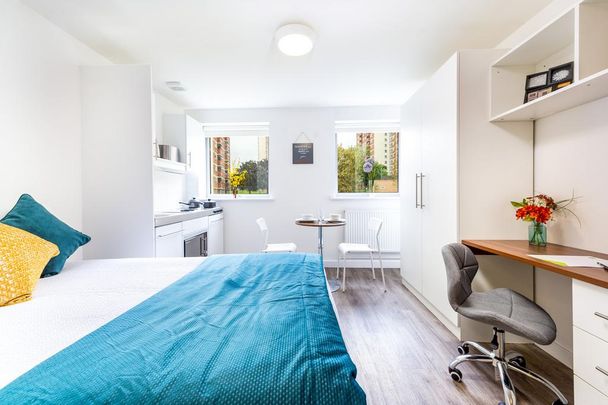 Studio to rent - Photo 1