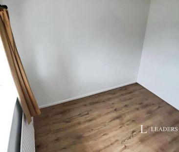 3 bedroom end of terrace to rent Still Close, Market Deeping, PE6 - Photo 2