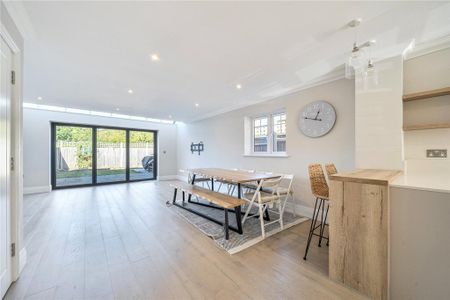 3 bedroom semi-detached house to rent - Photo 4
