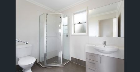 Large Townhouse in Premium Location - Photo 3