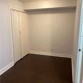 Bloor & Jarvis Modern 1Bdrm +Den Lrg Balcony 2Lockers Near Yorkville - Photo 4