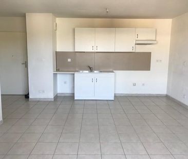 Location Appartement 3 pièces 57m² BRIGNOLES 83170 - Photo 2