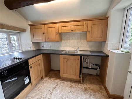 2 bedroom semi-detached house to rent - Photo 5