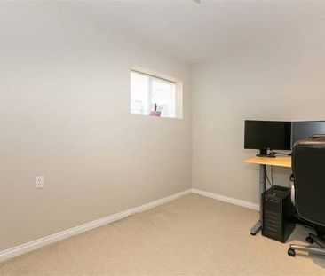 1BED 1BATH separate entrance suite available - Photo 2