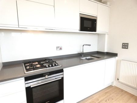 Studio to rent - Photo 2