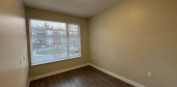 2 bedroom PET FRIENDLY - Photo 2