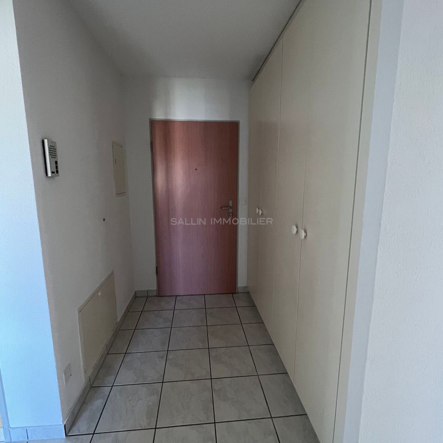 BEL APPARTEMENT DE 4 PIECES, EN SINGINE - Foto 1