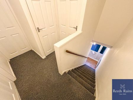 2 bedroom terraced house to rent - Photo 2
