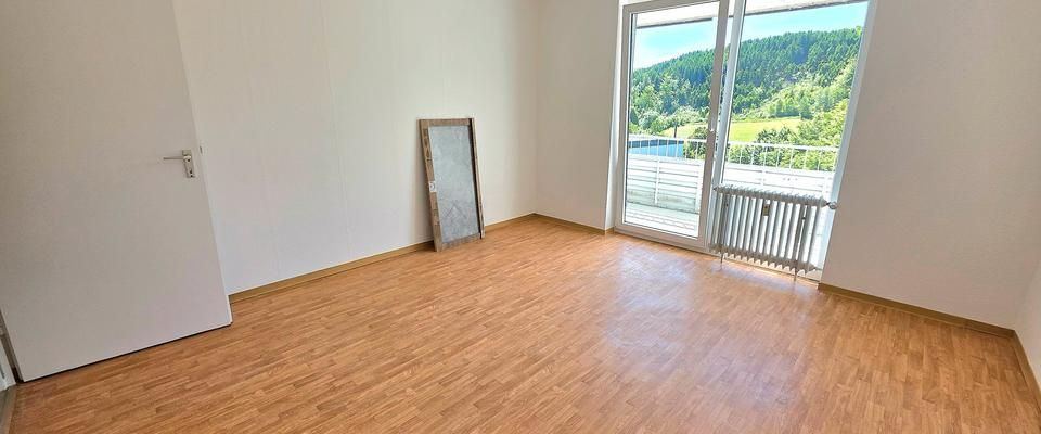 SCHADE HAUSVERWALTUNG - Renovierte 3-Zimmerwohnung mit erneuertem Bad und Balkon zu vermieten! - Foto 1