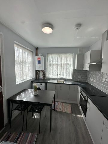 Room in a Shared House, Havelock Road, N17 - Photo 4