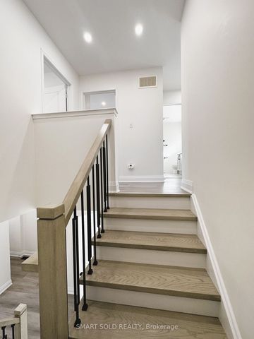 Townhouse For Lease | W8100892 - Photo 2